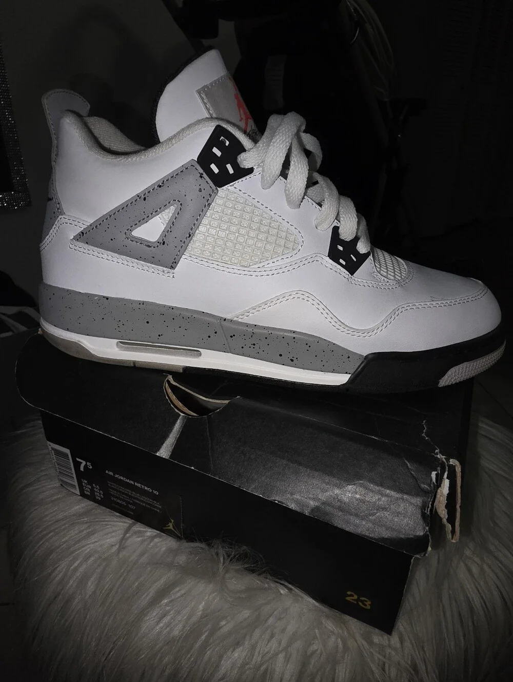 Jordan White & Grey Retro Sneaker